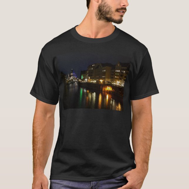 Berlin Germany Night Spree Deutschland Nacht T-Shirt (Front)