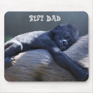 Best Dad, baby ape hugging dad ape Mouse Mat