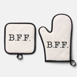 Best Friends Forever Oven Mitt & Pot Holder Set