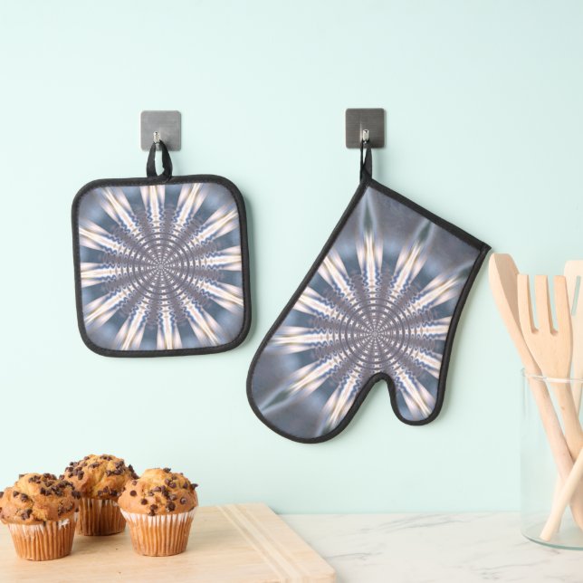 Best Solid Colour Silver Quilted Heat Protection  Oven Mitt & Pot Holder Set (Insitu(Hanging))