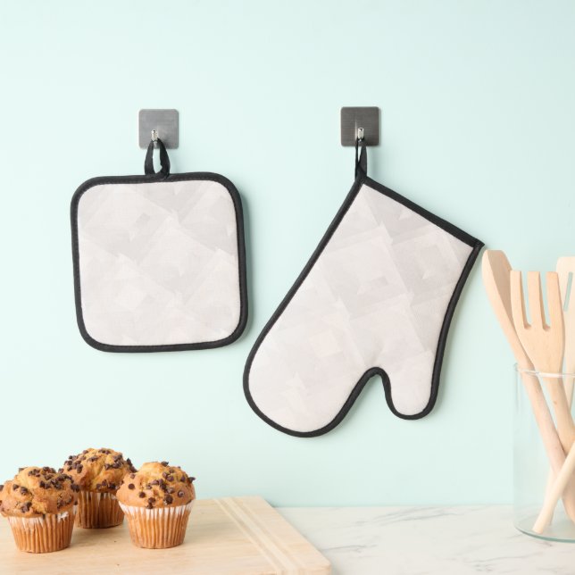 Best Solid Colour Silver Quilted Heat Protection  Oven Mitt & Pot Holder Set (Insitu(Hanging))