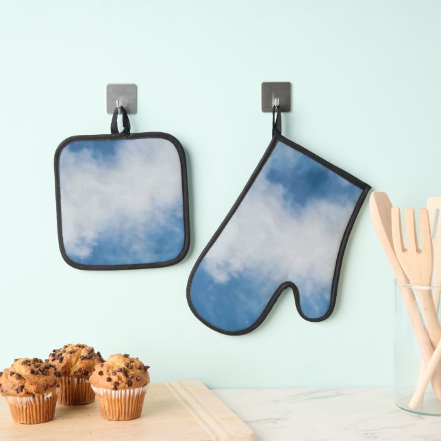 Best Solid Colour Silver Quilted Heat Protection  Oven Mitt & Pot Holder Set (Insitu(Hanging))