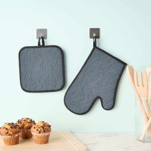 Best Solid Colour Silver Quilted Heat Protection  Oven Mitt & Pot Holder Set (Insitu(Hanging))