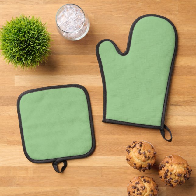 Best Solid Colour Silver Quilted Heat Protection  Oven Mitt & Pot Holder Set (Top Down)