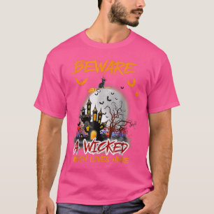 Beware A Wicked Witch Lives Here The Witch Cat Hal T-Shirt