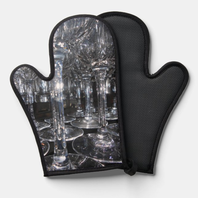 Beyond the Familiar Oven Mitt (Front/Back)