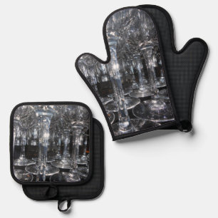 Beyond the Familiar Oven Mitt & Pot Holder Set