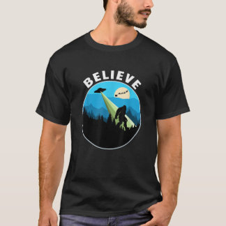 Bigfoot Alien Santa Claus Believe Science Fiction  T-Shirt