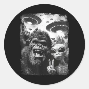 Bigfoot Alien Selfie Rock On Peace Sign Funny UFO Classic Round Sticker