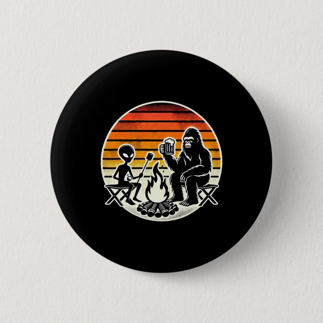 Bigfoot And Alien Camping Drinking Beer  6 Cm Round Badge (Front)