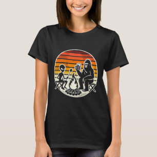 Bigfoot And Alien Camping Drinking Beer T-Shirt