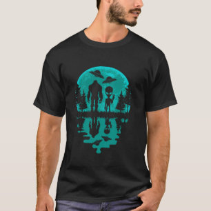Bigfoot And Alien Ufo Extraterrestrial Full Moon S T-Shirt