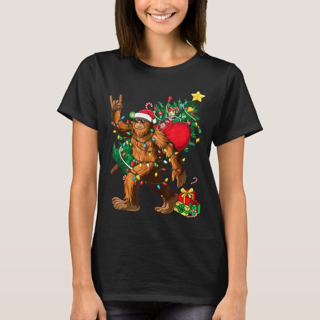 Bigfoot Christmas Tree Lights Xmas Boys Men Sasqua T-Shirt (Front)