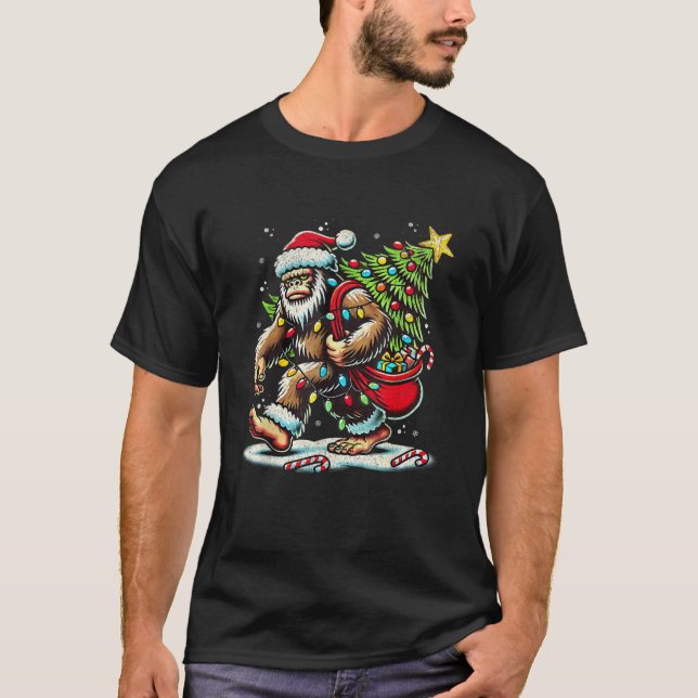Bigfoot Christmas Tree Lights Xmas Boys Men Sasqua T-Shirt (Front)