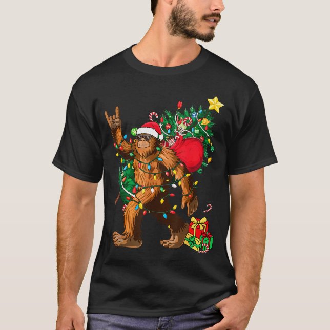 Bigfoot Christmas Tree Lights Xmas Boys Men Sasqua T-Shirt (Front)