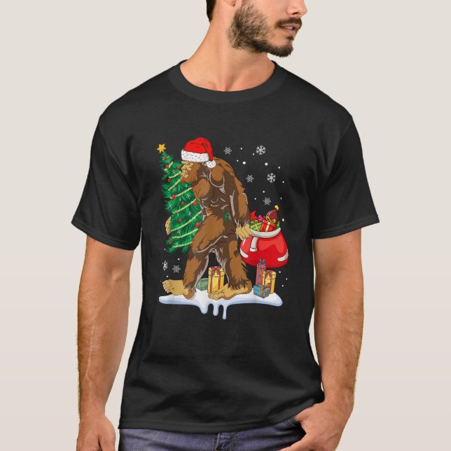 Bigfoot Christmas Tree Lights Xmas Sasquatch Lover T-Shirt (Front)