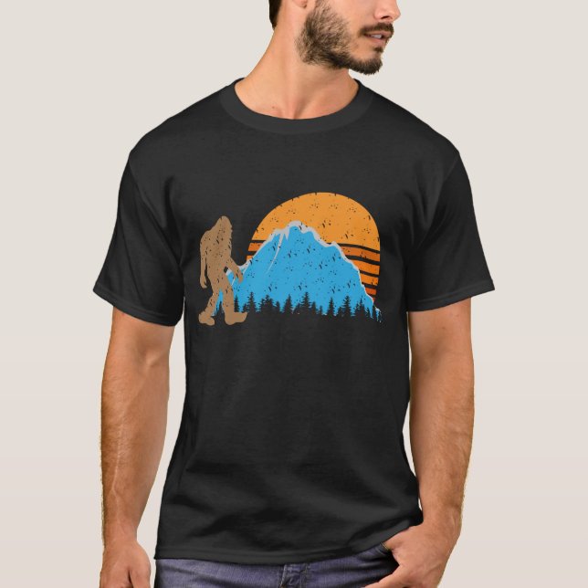 Bigfoot Funny Cool Sasquatch Silhoutte Mountain Su T-Shirt (Front)