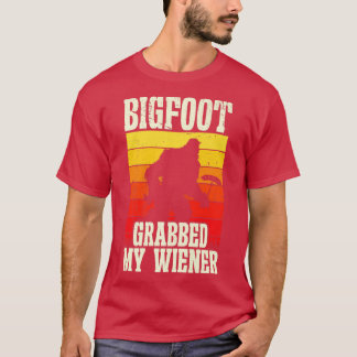 Bigfoot Grabbed My Wiener Retro Humour Premium  T-Shirt
