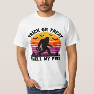 Bigfoot Halloween Vintage Sunset T-Shirt