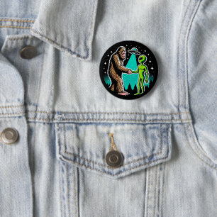 Bigfoot Meets Alien 6 Cm Round Badge