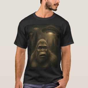 Bigfoot Sasquatch Alien UFO Funny T-Shirt