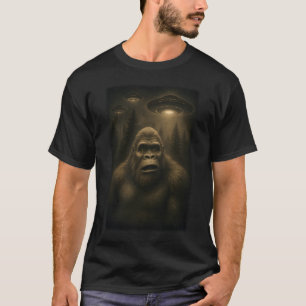 Bigfoot Sasquatch Alien UFO Funny T-Shirt