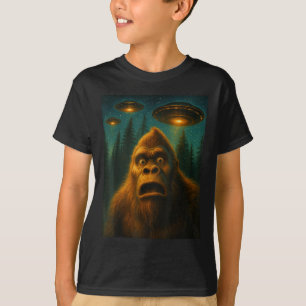 Bigfoot Sasquatch Alien Ufo Starry Night Gifts Men T-Shirt