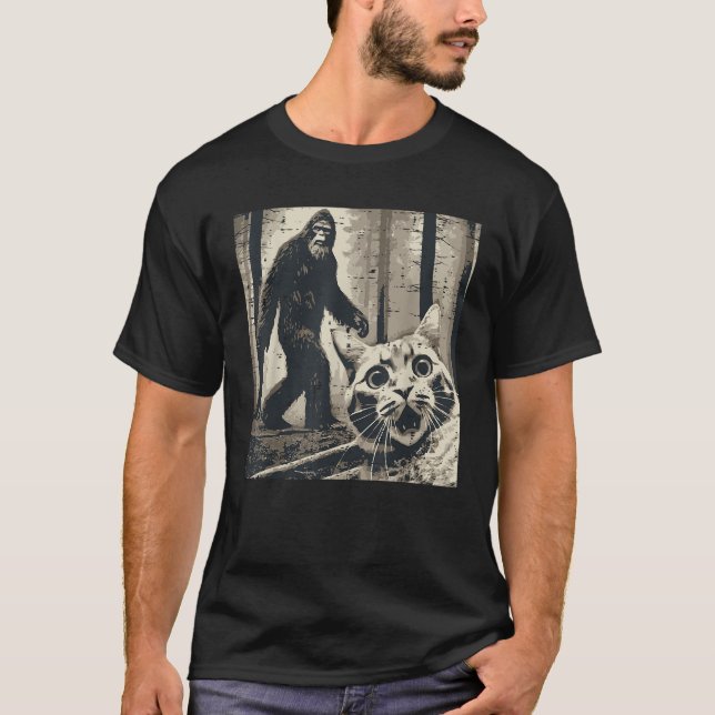 Bigfoot Sasquatch Cat Selfie Funny Meme Kitty Men  T-Shirt (Front)
