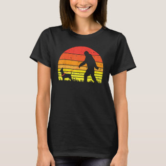 Bigfoot Sasquatch Chihuahua Retro Chiwawa Pet Dog T-Shirt