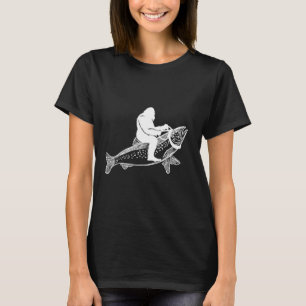 Bigfoot Sasquatch Fly Fishing Trout Fisherman Vint T-Shirt
