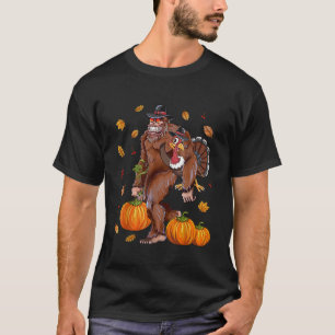 Bigfoot Sasquatch Turkey Pumpkin Happy Thanksgivin T-Shirt