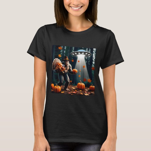 Bigfoot Sasquatch Turkey Ufos Funny Thanksgiving D T-Shirt (Front)