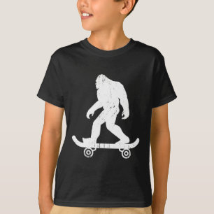 Bigfoot Skateboarder Yeti Sasquatch Skateboarding T-Shirt