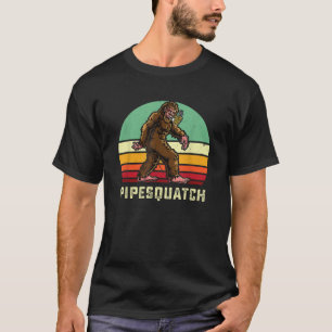 Bigfoot Smoking Pipe Sasquatch Briar Tobacco Pipe  T-Shirt