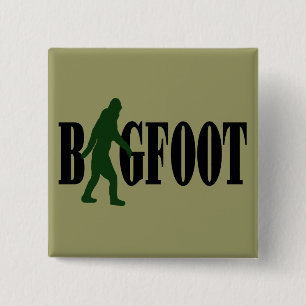 Bigfoot text & green squatch graphic 15 cm square badge