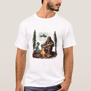Bigfoot UFO Alien Campfire Hiking Sasquatch Outdoo T-Shirt