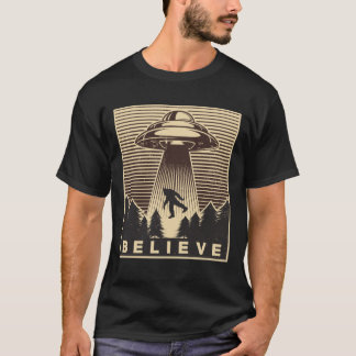 Bigfoot Ufo Retro Vintage T-Shirt