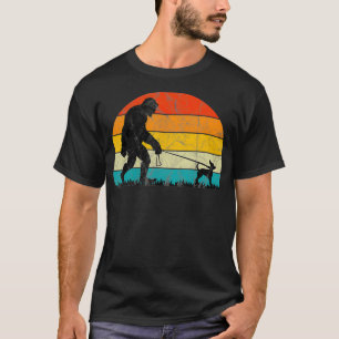Bigfoot Walking Chihuahua Dog Training Puppies Mom T-Shirt