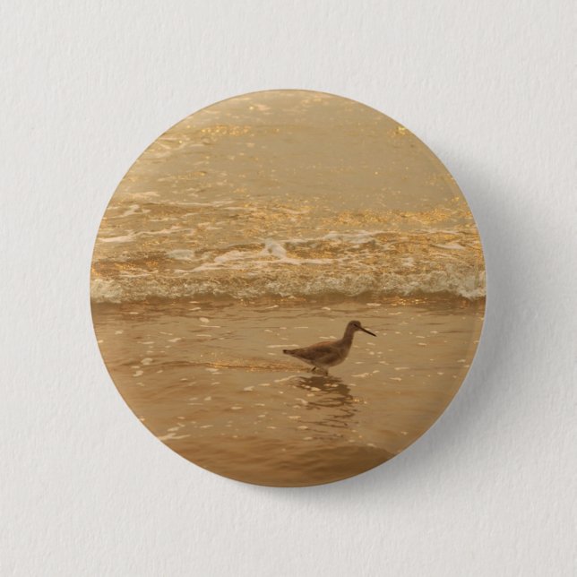 Bird at the beach 6 cm round badge (Front)