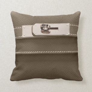 Birkin kelly leather handbag with silver closure cushion