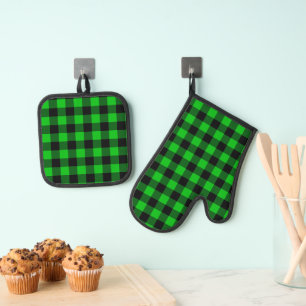 Black and Green Plaid Checked Oven Mitt & Pot Holder Set