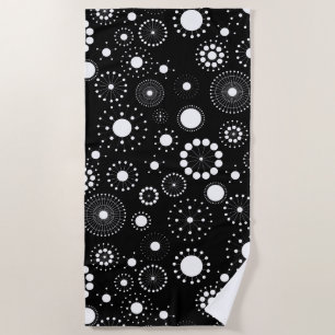 Black And White Abstract Circles Pattern Beach Towel