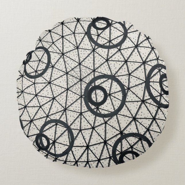 Black and White Abstract Circles Round Cushion (Front)