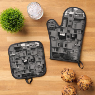 Black and White Architectural Oven Mitt & Pot Holder Set