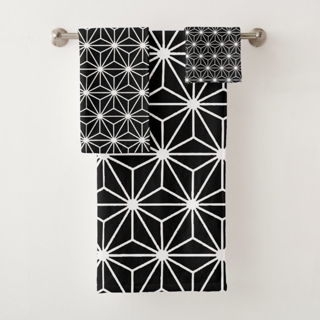 Black And White Art Deco Style Triangles Pattern Bath Towel Set (Insitu)