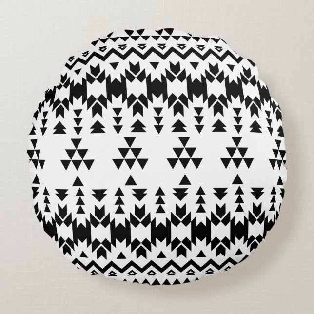 Black and White Aztec geometric vector pattern Round Cushion (Front)