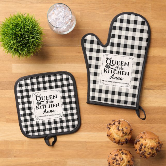 Black and White Buffalo Plaid Custom Text Kitchen Oven Mitt & Pot Holder Set (Top Down)