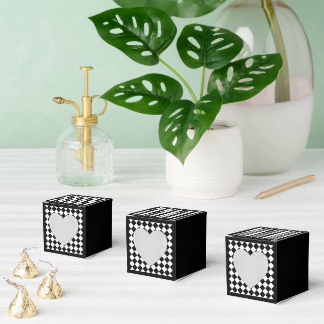 Black And White Chequerboard Chequered Flag Design Favour Box (Multiple)