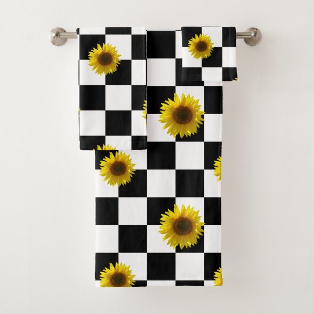 Black and White Chequered & Sunflower Print Bath Towel Set (Insitu)