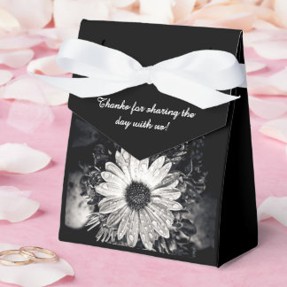 Black and White Daisy Flower Favour Box